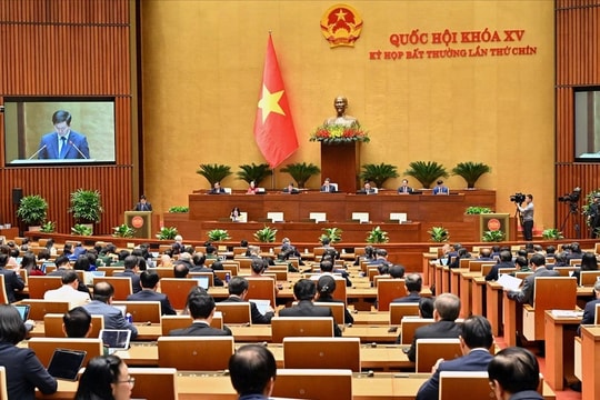 Ngày làm việc cuối cùng của Kỳ họp bất thường lần thứ 9, Quốc hội thông qua nhiều nghị quyết và luật quan trọng