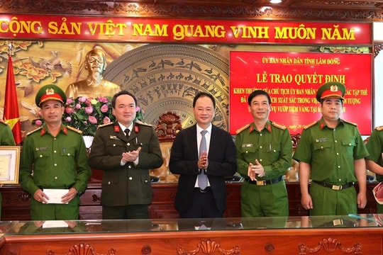 Lâm Đồng khen thưởng lực lượng phá nhanh vụ cướp tiệm vàng