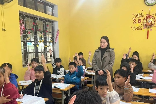 Nghệ An: 100% giáo viên một trường miền núi viết đơn tình nguyện phụ đạo học sinh miễn phí