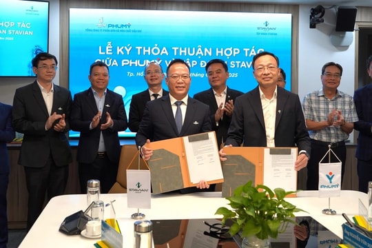 PVFCCo và Tập đoàn Stavian ký kết thỏa thuận hợp tác về hóa chất và hạt nhựa