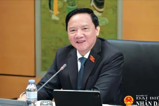 Gắn bó chặt chẽ giữa xây dựng pháp luậtvới giám sát, tổ chức thực hiện