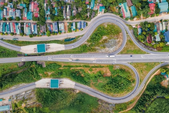 Bảo trì các tuyến đường cao tốc Nội Bài - Lào Cai