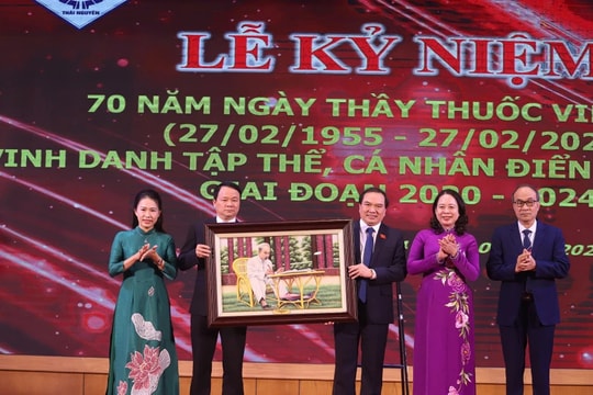 Phó Chủ tịch nước Võ Thị Ánh Xuân thăm, chúc mừng Bệnh viện Trung ương Thái Nguyên nhân Ngày Thầy thuốc Việt Nam 