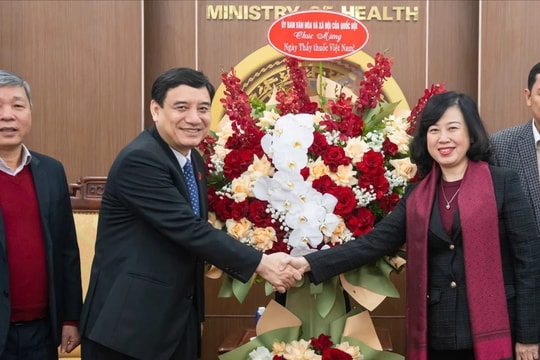 Ủy ban Văn hóa và Xã hội thăm, chúc mừng Bộ Y tế 