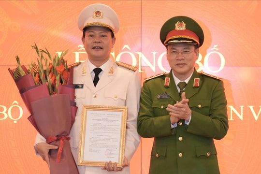 Đại tá Vũ Văn Tấn giữ chức Cục trưởng Cục Cảnh sát Quản lý hành chính về trật tự xã hội 