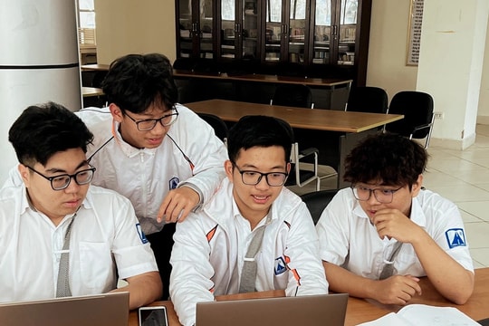 Thi vào lớp 10 chuyên Hà Nội: Thí sinh phải vượt qua hai vòng sàng lọc khắt khe