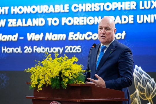 Thủ tướng New Zealand giao lưu với sinh viên Trường Đại học Ngoại thương