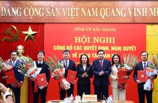Thường trực Tỉnh ủy Bắc Giang công bố quyết định, nghị quyết về công tác cán bộ