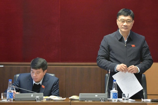 Phó Chủ tịch Quốc hội Vũ Hồng Thanh làm việc với Thường trực Hội đồng Dân tộc