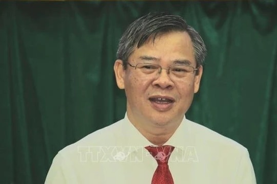 Phê chuẩn kết quả bầu, miễn nhiệm Phó Chủ tịch UBND 2 tỉnh Hà Tĩnh và Hậu Giang