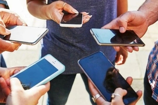 Đan Mạch cấm sử dụng điện thoại thông minh trong trường học