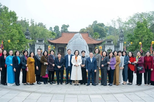 Phó Chủ tịch Quốc hội Nguyễn Thị Thanh dự sinh hoạt chuyên đề Nhóm Nữ đại biểu Quốc hội Khóa XV