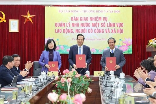 Bộ GD-ĐT nhận bàn giao chức năng quản lý nhà nước về giáo dục nghề nghiệp 