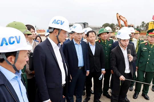 Quảng Bình: Sớm khởi công Nhà ga T2, tăng công suất phục vụ cho sân bay Đồng Hới 