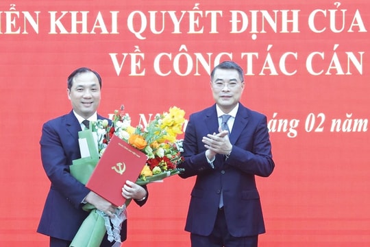 Hội nghị triển khai Quyết định của Bộ Chính trị về công tác cán bộ