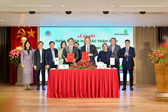 Vietcombank ký kết Thỏa thuận hợp tác toàn diện và trao tặng an sinh xã hội cho Bệnh viện Hữu Nghị