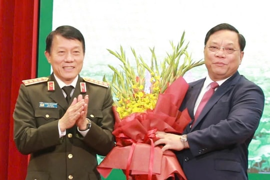 Công bố quyết định của Thủ tướng Chính phủ và Bộ trưởng Bộ Công an về công tác cán bộ tại Công an Hà Nội