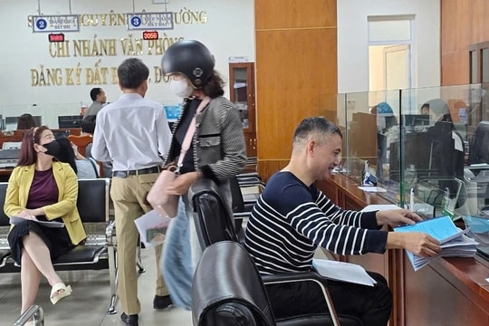 Quảng Bình: Người dân ồ ạt đi đăng ký dạy thêm