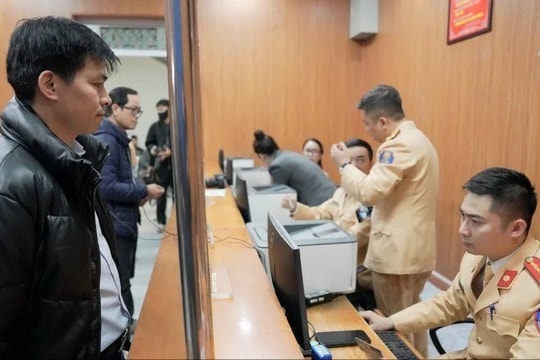 Nộp “phạt nguội” thế nào khi không tổ chức công an cấp huyện?