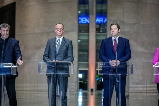 Đức đạt thỏa thuận chi tiêu quốc phòng và cải tổ kinh tế