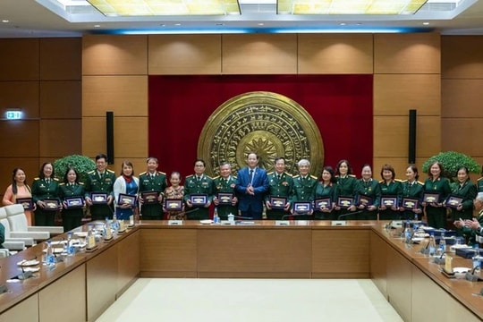 Tiếp tục giữ vững bản lĩnh chính trị, đạo đức cách mạng, phát huy truyền thống “Bộ đội Cụ Hồ”