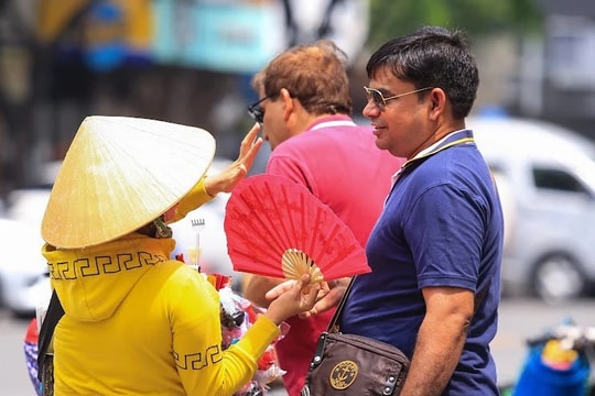 TP. Hồ Chí Minh: Xử lý tình trạng lang thang, xin ăn, bán hàng rong gây phiền hà du khách