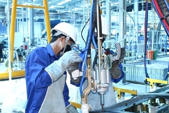 Niềm tin kinh doanh tăng trở lại dù chỉ số PMI vẫn thấp