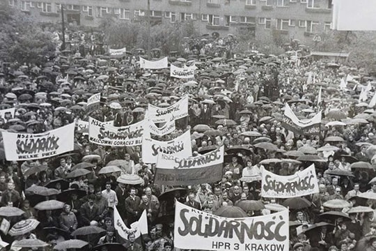 Bài 2: Làm xáo trộn niềm tin, gây mất đoàn kết