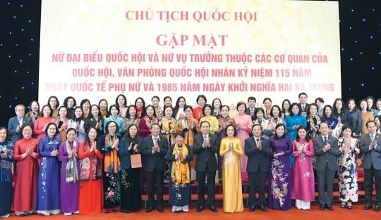 Chủ tịch Quốc hội Trần Thanh Mẫn gặp mặt các nữ đại biểu Quốc hội và nữ Vụ trưởng thuộc các cơ quan của Quốc hội, Văn phòng Quốc hội