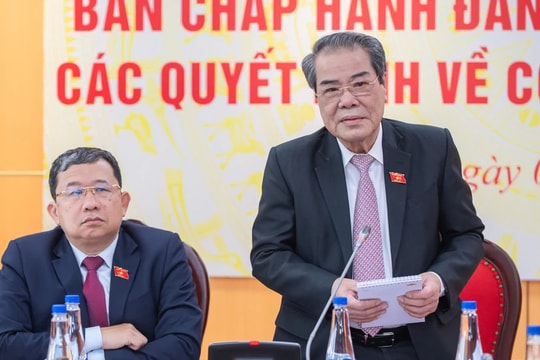 Ban Chấp hành Đảng ủy Ủy ban Dân nguyện và Giám sát công bố các quyết định về công tác tổ chức, cán bộ