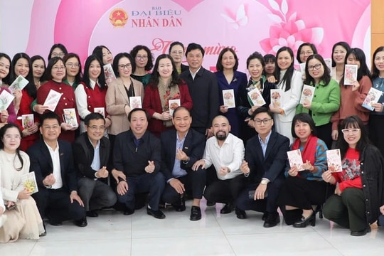 Báo Đại biểu Nhân dân gặp mặt, kỷ niệm Ngày Quốc tế phụ nữ