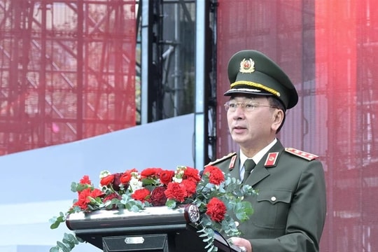 “Lễ hội áo dài” – Duyên dáng phụ nữ Công an nhân dân