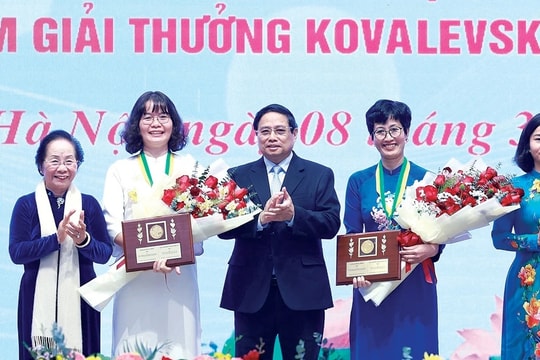 Thủ tướng Phạm Minh Chính: Cần có thêm giải thưởng vinh danh phụ nữ xuất sắc trên các lĩnh vực
