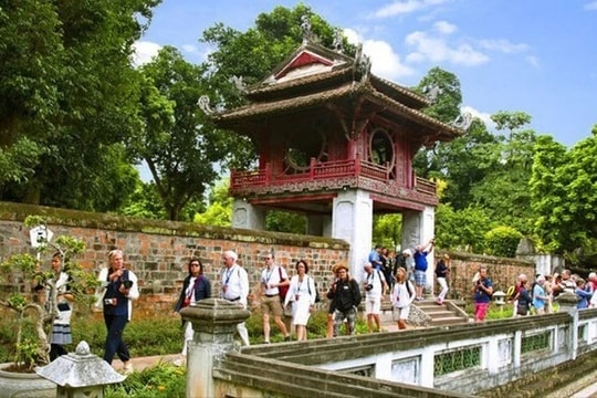 Miễn thị thực cho công dân 12 nước - cơ hội đẩy mạnh thu hút khách du lịch quốc tế