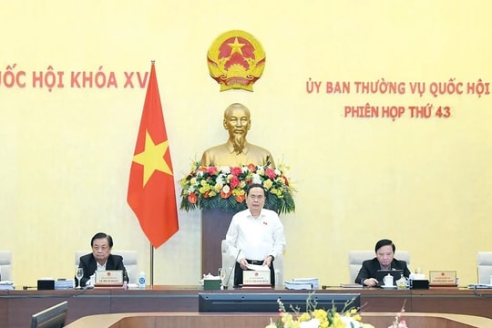 Khai mạc phiên họp thứ 43 của Ủy ban Thường vụ Quốc hội