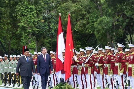 Red-carpet welcome ceremony for Party General Secretary To Lam in Jakarta