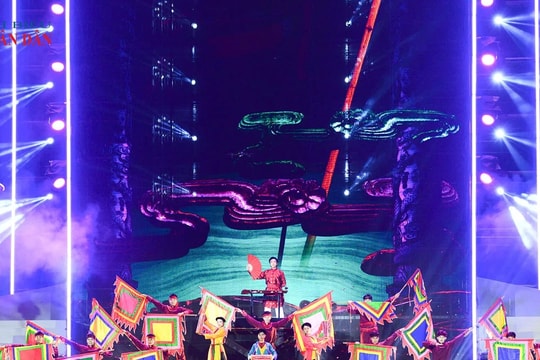 Hàng vạn người hòa mình trong đêm Gala âm nhạc “Vinh quang Công an Nhân dân Việt Nam"