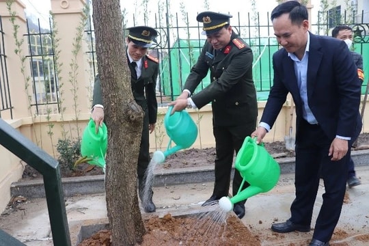 Công an Hà Nội thi đua chào mừng kỷ niệm 95 năm ngày thành lập Đảng bộ TP. Hà Nội.