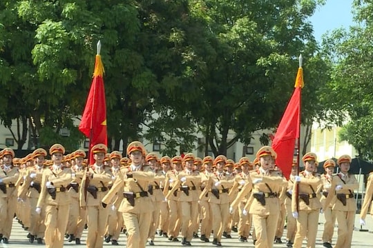 Bên trong thao trường huấn luyện diễu binh, diễu hành kỷ niệm 50 năm Ngày giải phóng miền Nam