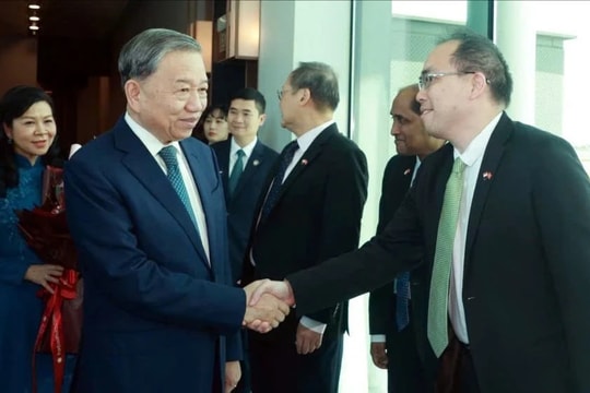 Tổng Bí thư Tô Lâm bắt đầu thăm chính thức Cộng hòa Singapore