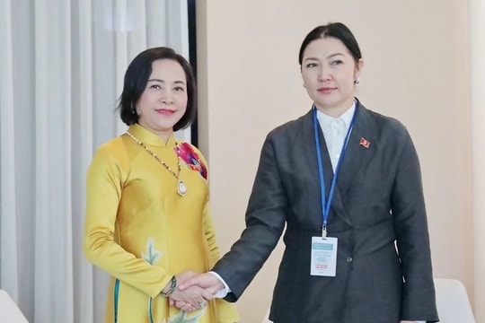 Phó Chủ tịch Quốc hội Nguyễn Thị Thanh gặp Phó Chủ tịch Quốc hội Kyrgyzstan