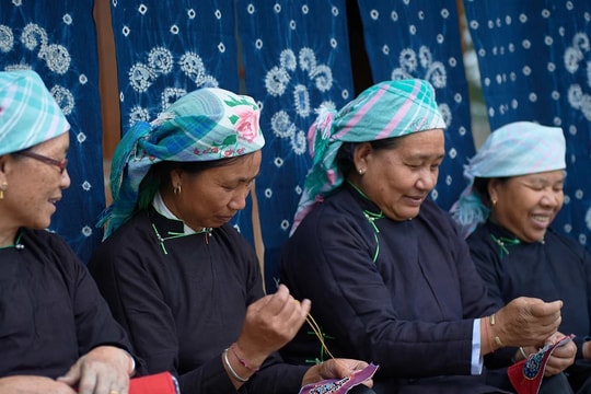 Phát triển nguồn nhân lực để giữ lửa làng nghề