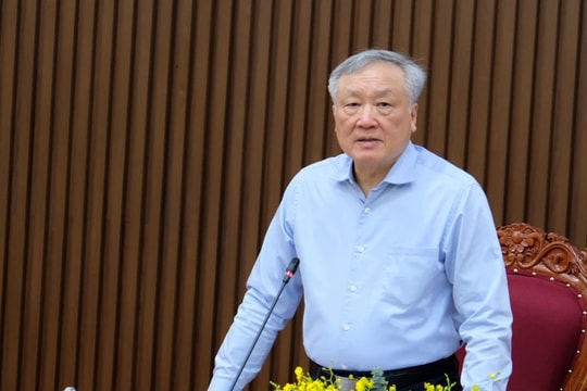 Phó Thủ tướng Nguyễn Hòa Bình làm việc với 4 địa phương để tháo gỡ vướng mắc cho 4 dự án cao tốc qua miền Trung