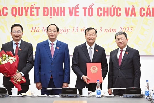 Phó Chủ tịch Quốc hội, Thượng tướng Trần Quang Phương dự Lễ công bố các quyết định về tổ chức và cán bộ Đảng bộ Ủy ban Quốc phòng, An ninh và Đối ngoại