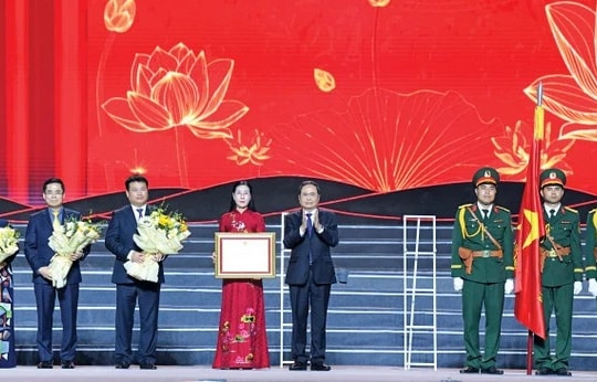 Chủ tịch Quốc hội Trần Thanh Mẫn dự Lễ kỷ niệm 80 năm Khởi nghĩa Ba Tơ và 50 năm Giải phóng tỉnh Quảng Ngãi 