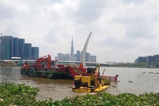 TP. Hồ Chí Minh: Đề xuất chi hơn 3,7 tỷ đồng để thu gom rác trên đoạn sông Sài Gòn