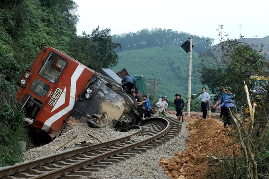 Hiểm họa từ những lối mở dân sinh tự phát qua đường sắt tại Hà Tĩnh