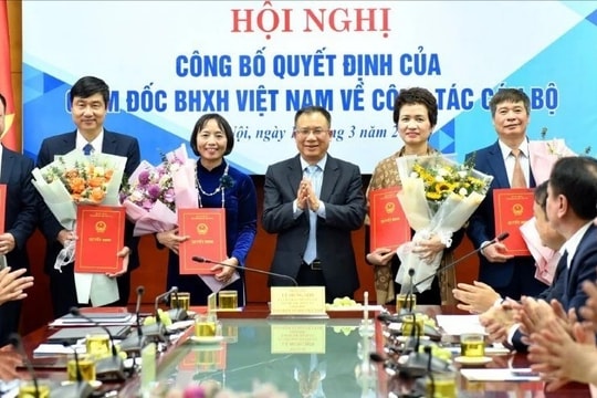 Công bố Quyết định công tác cán bộ Bảo hiểm xã hội Khu vực I