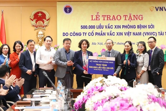  Bộ Y tế tiếp nhận 500.000 liều vaccine phòng bệnh sởi từ VNVC