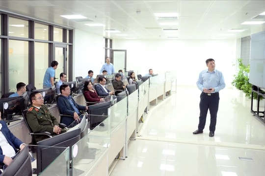 Đoàn khảo sát của Ủy ban Quốc phòng, An ninh và Đối ngoại làm việc với Bộ Tư lệnh 86 và Bảo hiểm Xã hội Việt Nam